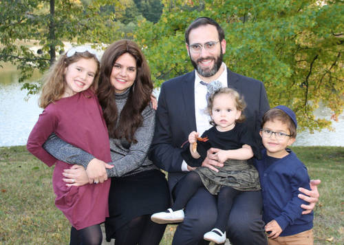 Rabbi Moshe and Rebbitzen Tziri Winter and family